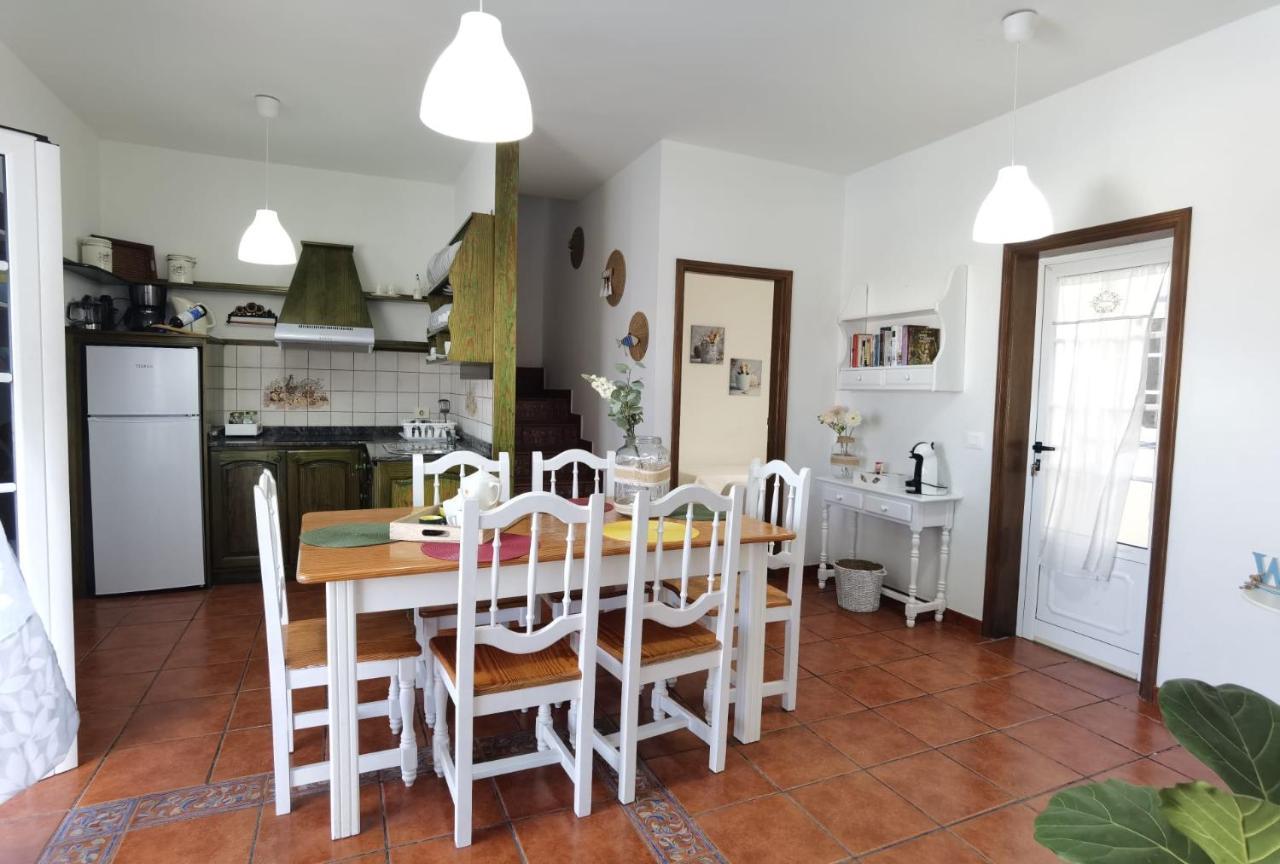 Apartamentoscasajulia La Santa Exterior foto
